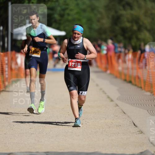 07.09.2025 - 19. Norderstedt Triathlon Michael Strokosch http://msf.ph/oto/8754063 07.09.2025 12:02:12 Laufen 1190, 1218 meine-sportfotos.de
