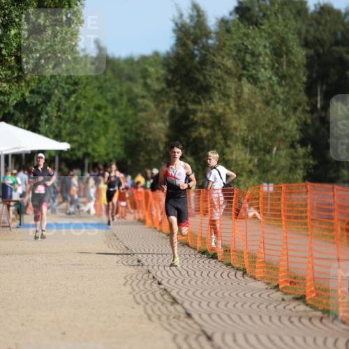 07.09.2025 - 19. Norderstedt Triathlon Michael Strokosch http://msf.ph/oto/8754071 07.09.2025 10:40:10 Laufen 664, 1127 meine-sportfotos.de