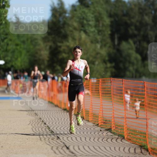 07.09.2025 - 19. Norderstedt Triathlon Michael Strokosch http://msf.ph/oto/8754152 07.09.2025 10:40:13 Laufen 664, 1127 meine-sportfotos.de