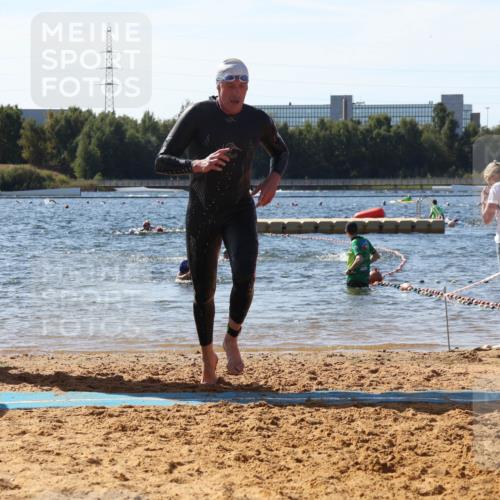 07.09.2025 - 19. Norderstedt Triathlon Luisa Fischer http://msf.ph/oto/8754260 07.09.2025 11:42:20 Schwimmen 835, 838, 1359 meine-sportfotos.de