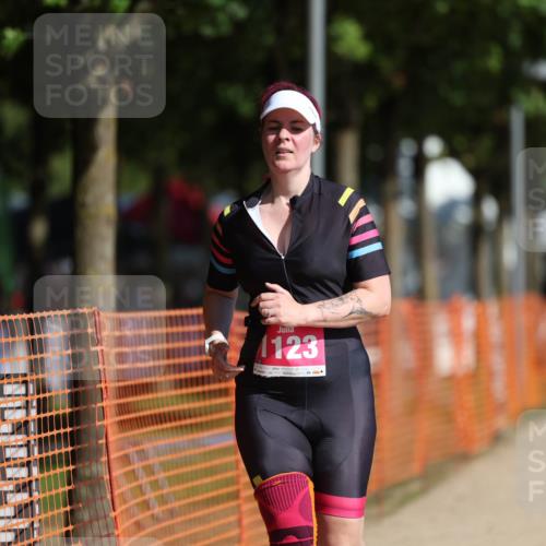 07.09.2025 - 19. Norderstedt Triathlon Michael Strokosch http://msf.ph/oto/8754284 07.09.2025 10:59:20 Laufen 64, 73, 83, 1123 meine-sportfotos.de