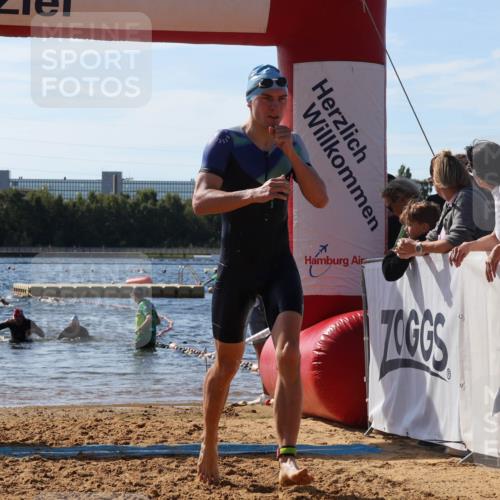 07.09.2025 - 19. Norderstedt Triathlon Luisa Fischer http://msf.ph/oto/8754304 07.09.2025 11:42:31 Schwimmen 838, 856 meine-sportfotos.de