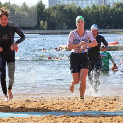 07.09.2025 - 19. Norderstedt Triathlon Luisa Fischer http://msf.ph/oto/8754384 07.09.2025 11:42:45 Schwimmen 738, 1294, 1379 meine-sportfotos.de
