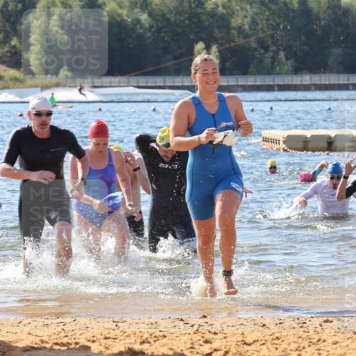 07.09.2025 - 19. Norderstedt Triathlon Luisa Fischer http://msf.ph/oto/8754482 07.09.2025 11:43:11 Schwimmen 202, 1220, 1252 meine-sportfotos.de