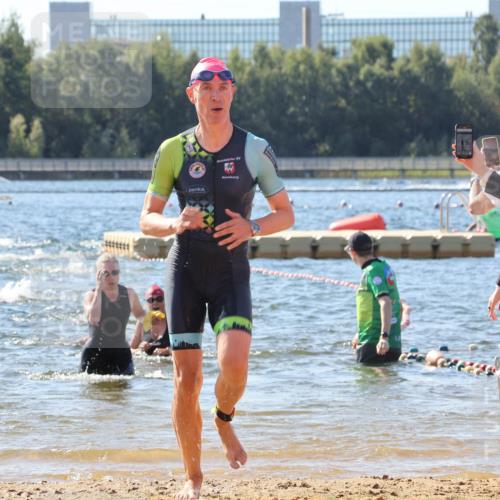 07.09.2025 - 19. Norderstedt Triathlon Luisa Fischer http://msf.ph/oto/8754690 07.09.2025 11:43:37 Schwimmen 261, 699 meine-sportfotos.de