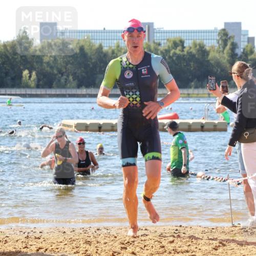 07.09.2025 - 19. Norderstedt Triathlon Luisa Fischer http://msf.ph/oto/8754710 07.09.2025 11:43:38 Schwimmen 261, 699 meine-sportfotos.de