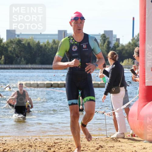 07.09.2025 - 19. Norderstedt Triathlon Luisa Fischer http://msf.ph/oto/8754724 07.09.2025 11:43:39 Schwimmen 261, 699 meine-sportfotos.de