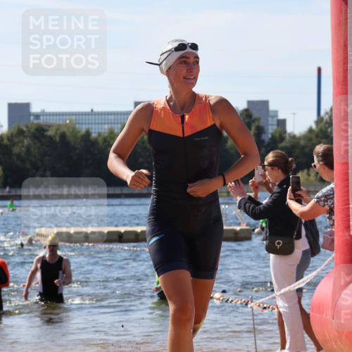 07.09.2025 - 19. Norderstedt Triathlon Luisa Fischer http://msf.ph/oto/8754887 07.09.2025 11:43:51 Schwimmen 261, 1213, 1224, 1387 meine-sportfotos.de