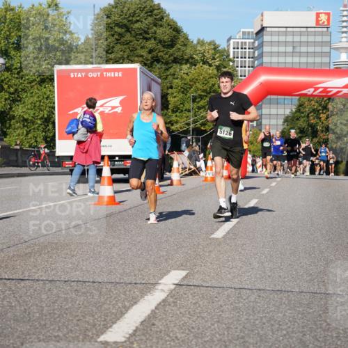 07.09.2025 - BARMER Alsterlauf Yannick Fuchs http://msf.ph/oto/8755038 07.09.2025 09:37:39 Laufen 5126 meine-sportfotos.de
