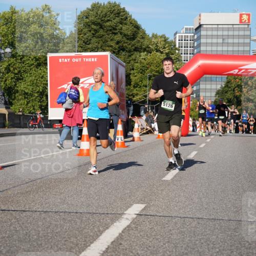 07.09.2025 - BARMER Alsterlauf Yannick Fuchs http://msf.ph/oto/8755049 07.09.2025 09:37:39 Laufen 5126, 6095 meine-sportfotos.de