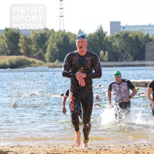 07.09.2025 - 19. Norderstedt Triathlon Luisa Fischer http://msf.ph/oto/8755058 07.09.2025 11:44:22 Schwimmen 216, 1280, 1361, 1378 meine-sportfotos.de