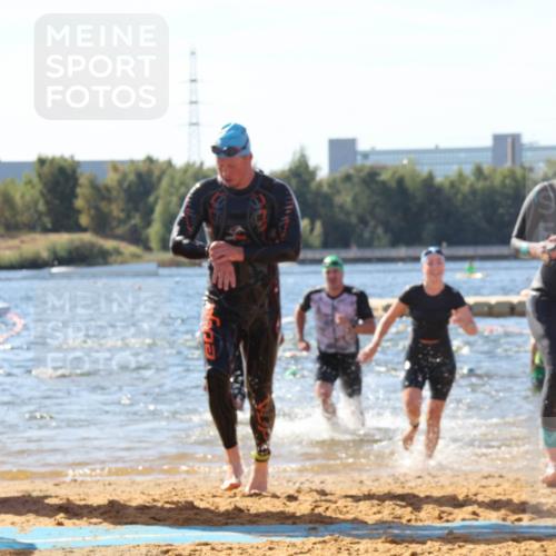 07.09.2025 - 19. Norderstedt Triathlon Luisa Fischer http://msf.ph/oto/8755070 07.09.2025 11:44:22 Schwimmen 216, 1280, 1361, 1378 meine-sportfotos.de