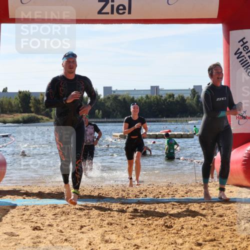 07.09.2025 - 19. Norderstedt Triathlon Luisa Fischer http://msf.ph/oto/8755088 07.09.2025 11:44:23 Schwimmen 216, 1280, 1361, 1378 meine-sportfotos.de
