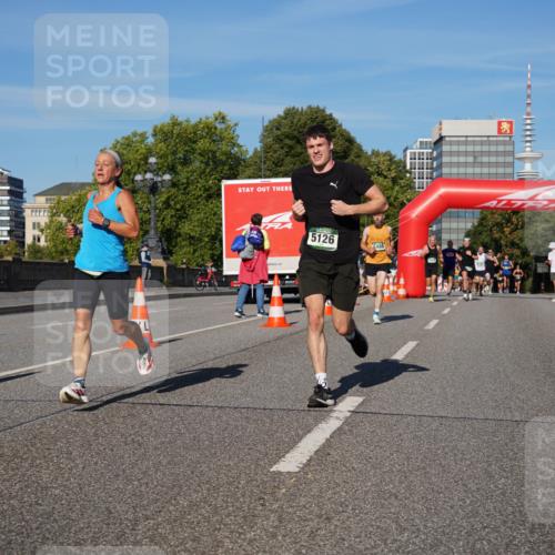 07.09.2025 - BARMER Alsterlauf Yannick Fuchs http://msf.ph/oto/8755099 07.09.2025 09:37:41 Laufen 5126, 2488 meine-sportfotos.de