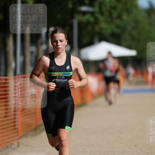 07.09.2025 - 19. Norderstedt Triathlon Michael Strokosch http://msf.ph/oto/8755152 07.09.2025 10:59:57 Laufen 681, 683 meine-sportfotos.de