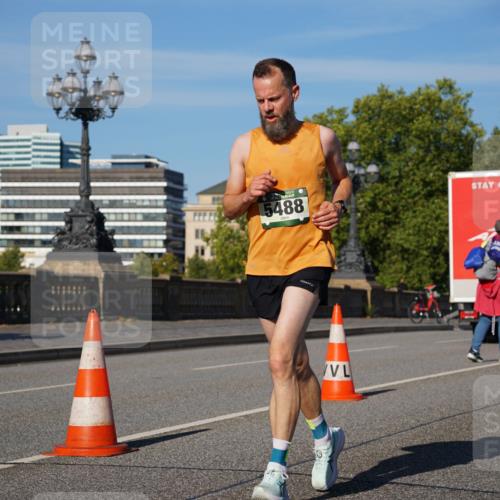 07.09.2025 - BARMER Alsterlauf Yannick Fuchs http://msf.ph/oto/8755162 07.09.2025 09:37:44 Laufen 5488 meine-sportfotos.de