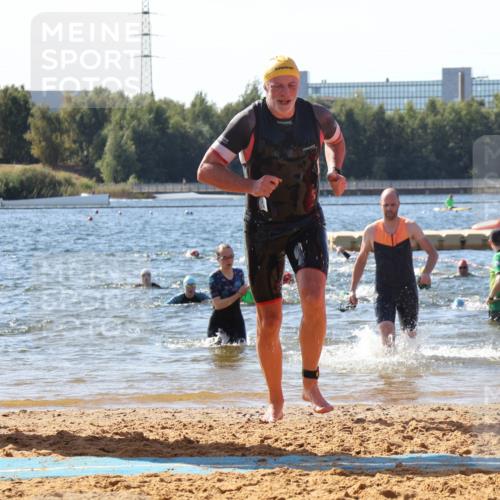 07.09.2025 - 19. Norderstedt Triathlon Luisa Fischer http://msf.ph/oto/8755201 07.09.2025 11:44:31 Schwimmen 216, 695, 756, 1280, 1361, 1378 meine-sportfotos.de