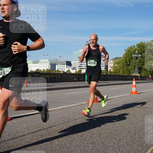 07.09.2025 - BARMER Alsterlauf Yannick Fuchs http://msf.ph/oto/8755241 07.09.2025 09:37:48 Laufen 49, 6095 meine-sportfotos.de