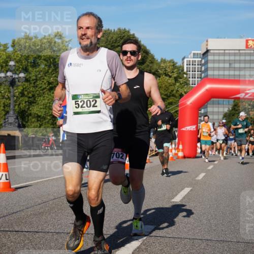 07.09.2025 - BARMER Alsterlauf Yannick Fuchs http://msf.ph/oto/8755335 07.09.2025 09:37:50 Laufen 5202, 702 meine-sportfotos.de