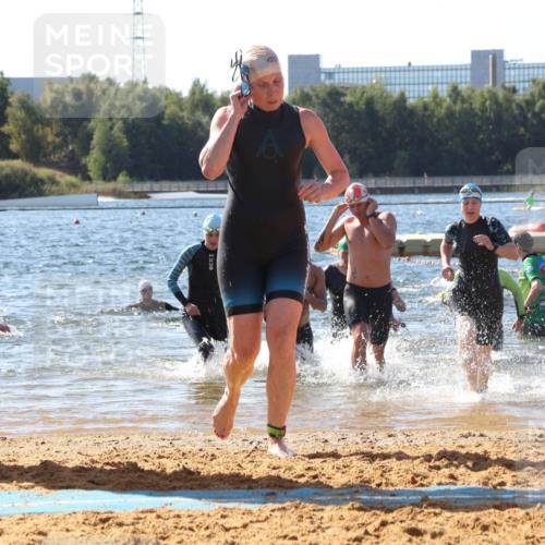 07.09.2025 - 19. Norderstedt Triathlon Luisa Fischer http://msf.ph/oto/8755352 07.09.2025 11:44:42 Schwimmen 207, 251, 292, 695, 756, 776, 1343, 1364 meine-sportfotos.de