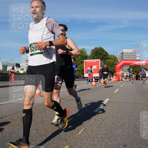 07.09.2025 - BARMER Alsterlauf Yannick Fuchs http://msf.ph/oto/8755372 07.09.2025 09:37:51 Laufen 5202 meine-sportfotos.de
