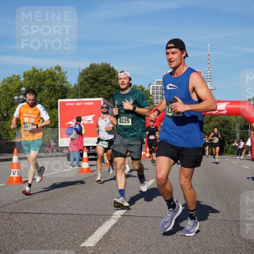 07.09.2025 - BARMER Alsterlauf Yannick Fuchs http://msf.ph/oto/8755507 07.09.2025 09:37:56 Laufen 20, 5904, 8225, 23, 4482 meine-sportfotos.de