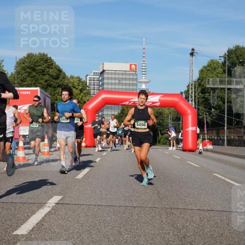 07.09.2025 - BARMER Alsterlauf Yannick Fuchs http://msf.ph/oto/8755698 07.09.2025 09:38:00 Laufen 3602, 8255, 4076, 5495, 030, 5496 meine-sportfotos.de
