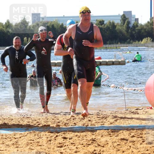 07.09.2025 - 19. Norderstedt Triathlon Luisa Fischer http://msf.ph/oto/8755772 07.09.2025 11:45:05 Schwimmen 697, 717, 758, 851, 852, 898, 1237, 1307 meine-sportfotos.de