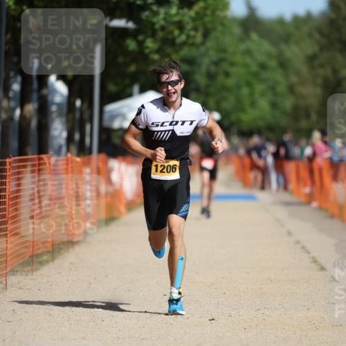 07.09.2025 - 19. Norderstedt Triathlon Michael Strokosch http://msf.ph/oto/8755793 07.09.2025 12:03:13 Laufen 1206 meine-sportfotos.de