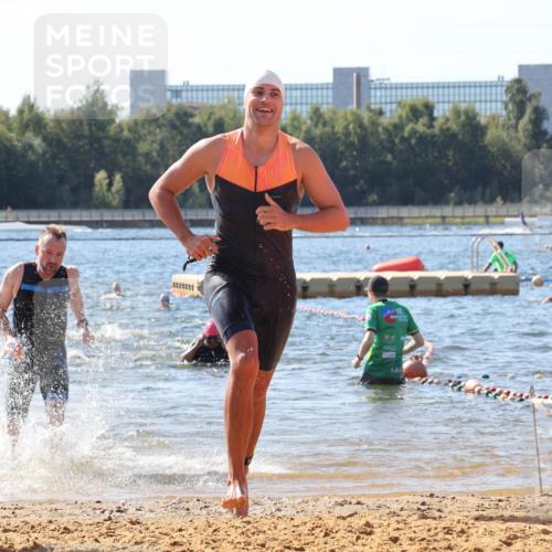 07.09.2025 - 19. Norderstedt Triathlon Luisa Fischer http://msf.ph/oto/8756105 07.09.2025 11:45:35 Schwimmen 210, 696, 850 meine-sportfotos.de