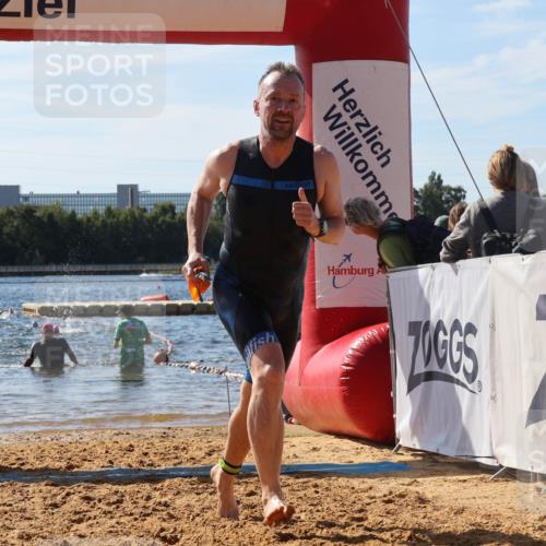 07.09.2025 - 19. Norderstedt Triathlon Luisa Fischer http://msf.ph/oto/8756178 07.09.2025 11:45:40 Schwimmen 696, 850 meine-sportfotos.de