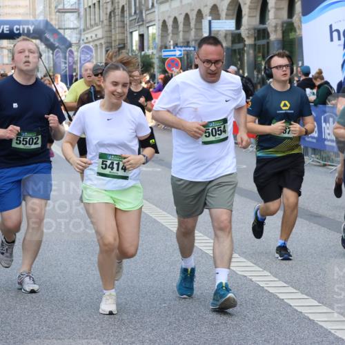 07.09.2025 - BARMER Alsterlauf Strokosch-Dieckow http://msf.ph/oto/8756335 07.09.2025 10:13:59 Ziel 2129, 2166, 2225, 2232, 2296, 2403, 2688, 2712, 2873, 2929, 2930, 3236, 3346, 3503, 3504, 3734, 3929, 4108, 4213, 4489, 4553, 4699, 5062, 5277, 5278, 5468, 5795, 6145, 6165, 6284, 6337, 8101, 8120, 8257 meine-sportfotos.de