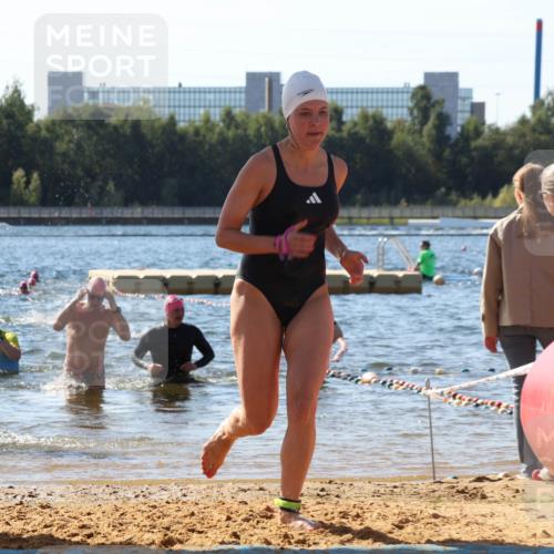 07.09.2025 - 19. Norderstedt Triathlon Luisa Fischer http://msf.ph/oto/8756351 07.09.2025 11:45:57 Schwimmen 727, 780 meine-sportfotos.de