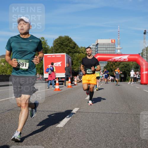 07.09.2025 - BARMER Alsterlauf Yannick Fuchs http://msf.ph/oto/8756672 07.09.2025 09:38:21 Laufen 391, 4683 meine-sportfotos.de
