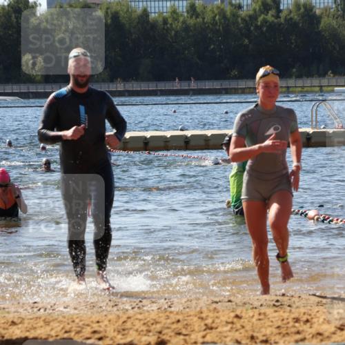 07.09.2025 - 19. Norderstedt Triathlon Luisa Fischer http://msf.ph/oto/8756710 07.09.2025 11:46:30 Schwimmen 244, 258, 724, 737 meine-sportfotos.de