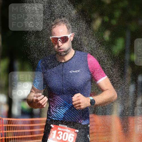 07.09.2025 - 19. Norderstedt Triathlon Michael Strokosch http://msf.ph/oto/8757121 07.09.2025 12:04:16 Laufen 1278, 1306 meine-sportfotos.de
