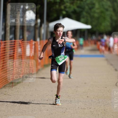 07.09.2025 - 19. Norderstedt Triathlon Michael Strokosch http://msf.ph/oto/8757298 07.09.2025 11:02:42 Laufen 56, 66 meine-sportfotos.de