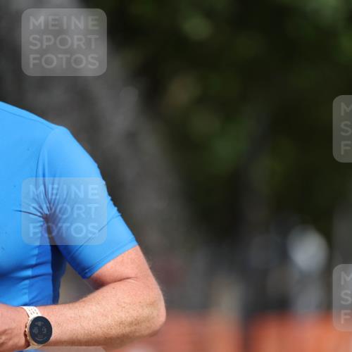 07.09.2025 - 19. Norderstedt Triathlon Michael Strokosch http://msf.ph/oto/8757419 07.09.2025 12:04:32 Laufen 191, 303, 736, 819 meine-sportfotos.de