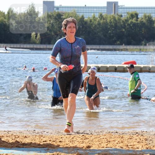 07.09.2025 - 19. Norderstedt Triathlon Luisa Fischer http://msf.ph/oto/8757432 07.09.2025 11:47:28 Schwimmen 239, 243, 1243, 1338 meine-sportfotos.de