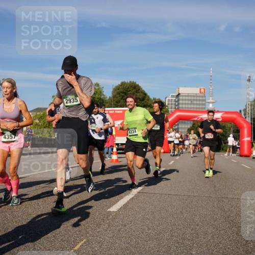 07.09.2025 - BARMER Alsterlauf Yannick Fuchs http://msf.ph/oto/8757563 07.09.2025 09:38:51 Laufen 6229, 4357, 2935, 4890, 4224, 591, 2078 meine-sportfotos.de