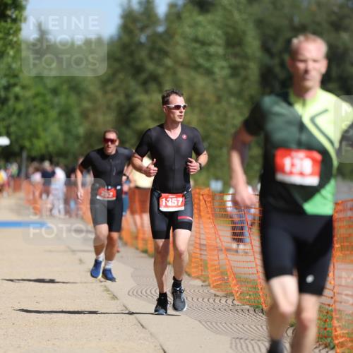07.09.2025 - 19. Norderstedt Triathlon Michael Strokosch http://msf.ph/oto/8757610 07.09.2025 12:04:40 Laufen 138, 252, 1357 meine-sportfotos.de