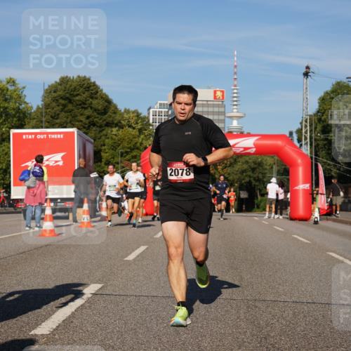07.09.2025 - BARMER Alsterlauf Yannick Fuchs http://msf.ph/oto/8757645 07.09.2025 09:38:53 Laufen 136, 5591, 3722, 2078 meine-sportfotos.de