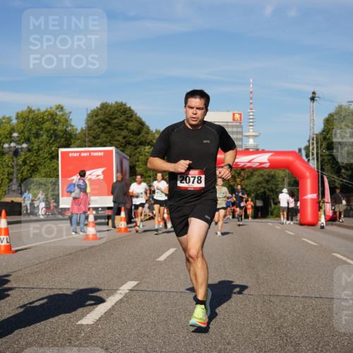 07.09.2025 - BARMER Alsterlauf Yannick Fuchs http://msf.ph/oto/8757666 07.09.2025 09:38:53 Laufen 2078 meine-sportfotos.de