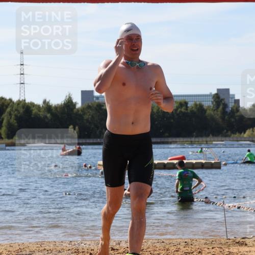 07.09.2025 - 19. Norderstedt Triathlon Luisa Fischer http://msf.ph/oto/8757695 07.09.2025 11:47:53 Schwimmen 139, 1311, 1369, 1392, 1398 meine-sportfotos.de