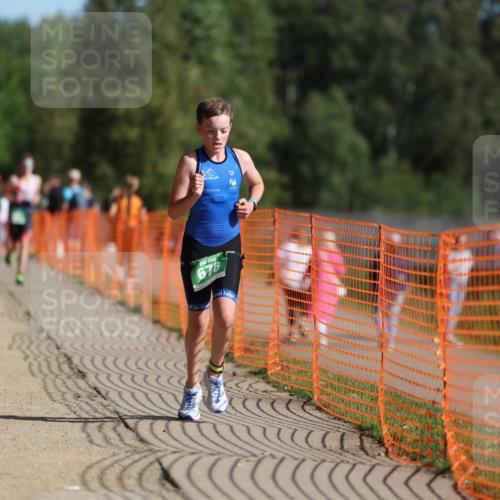 07.09.2025 - 19. Norderstedt Triathlon Michael Strokosch http://msf.ph/oto/8757699 07.09.2025 10:43:27 Laufen 676, 684 meine-sportfotos.de