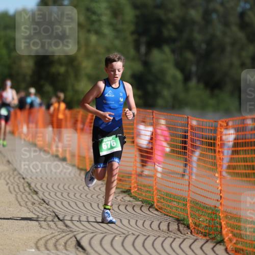 07.09.2025 - 19. Norderstedt Triathlon Michael Strokosch http://msf.ph/oto/8757708 07.09.2025 10:43:27 Laufen 676, 684 meine-sportfotos.de