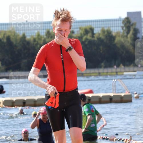 07.09.2025 - 19. Norderstedt Triathlon Luisa Fischer http://msf.ph/oto/8757858 07.09.2025 11:48:33 Schwimmen 808 meine-sportfotos.de