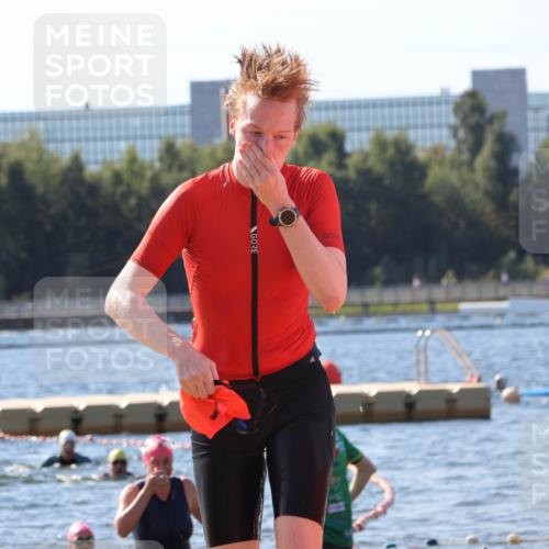 07.09.2025 - 19. Norderstedt Triathlon Luisa Fischer http://msf.ph/oto/8757861 07.09.2025 11:48:33 Schwimmen 808 meine-sportfotos.de