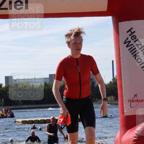 07.09.2025 - 19. Norderstedt Triathlon Luisa Fischer http://msf.ph/oto/8757909 07.09.2025 11:48:35 Schwimmen 808 meine-sportfotos.de