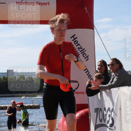 07.09.2025 - 19. Norderstedt Triathlon Luisa Fischer http://msf.ph/oto/8757924 07.09.2025 11:48:36 Schwimmen 808 meine-sportfotos.de